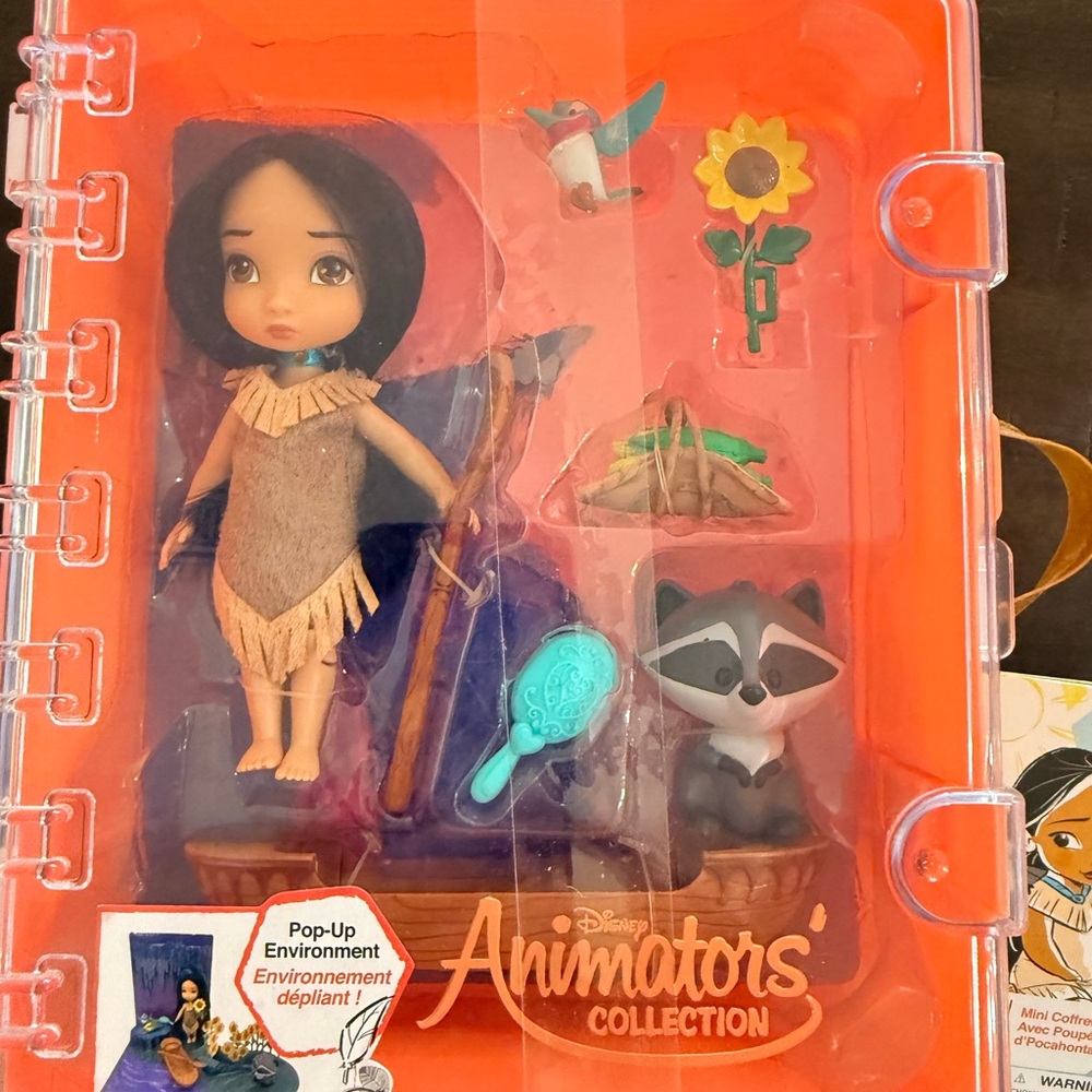 Disney Animators' Collection Pocahontas Mini Doll Set with Brown and Blue